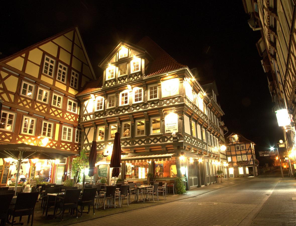 Fachwerk-Hotel Eisenbart Ганн. Мюнден Экстерьер фото