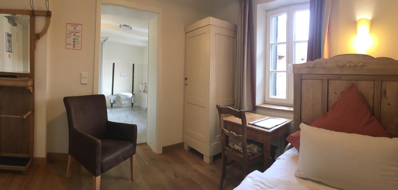 Fachwerk-Hotel Eisenbart Ганн. Мюнден Экстерьер фото