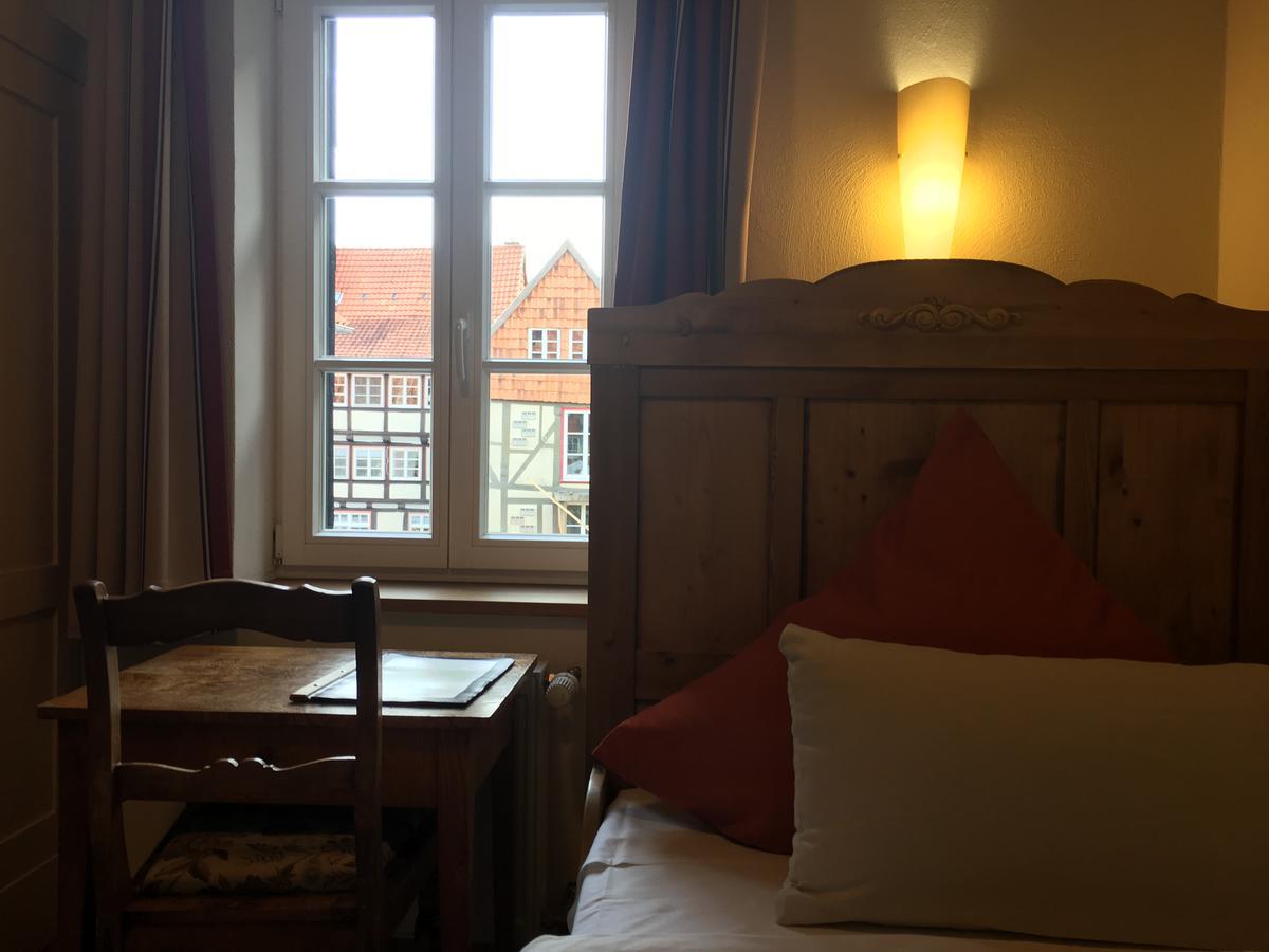 Fachwerk-Hotel Eisenbart Ганн. Мюнден Экстерьер фото